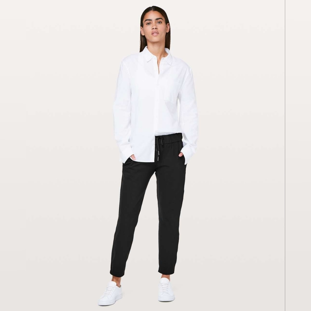 Lululemon On The Fly Pants In Black Sz 4